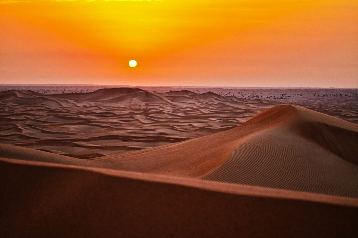 Dunes de sable au coucher du soleil Dunes de sable au coucher du soleil