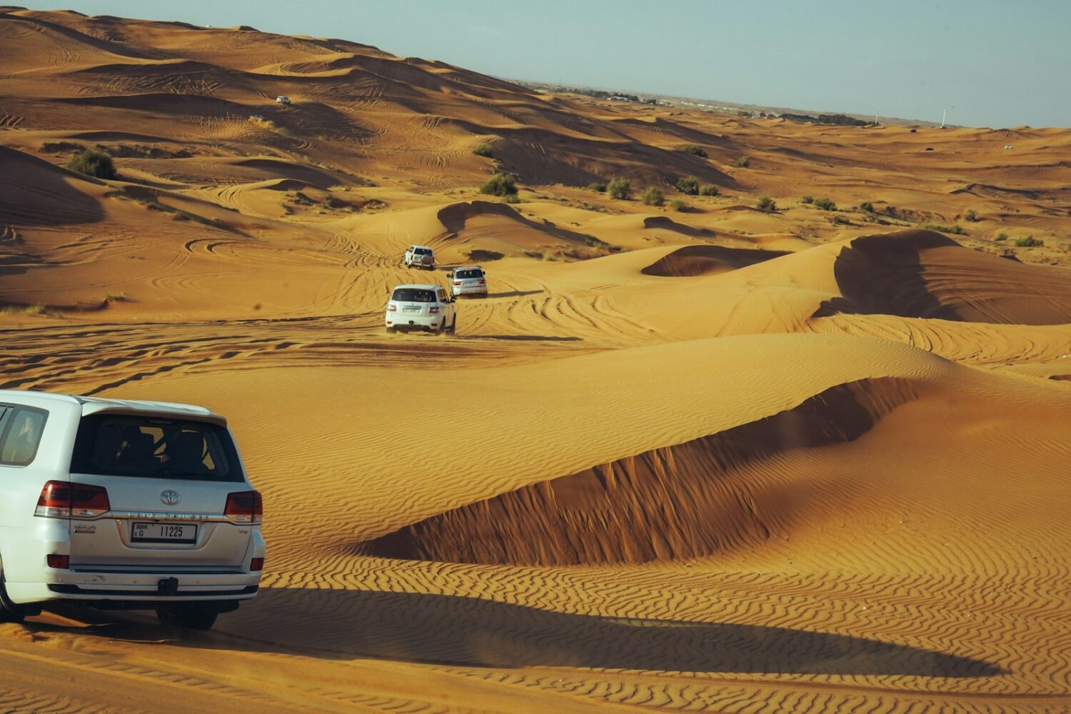 4×4 dans le désert de l’Erg Chegaga 4x4 dans le désert de l'Erg Chegaga