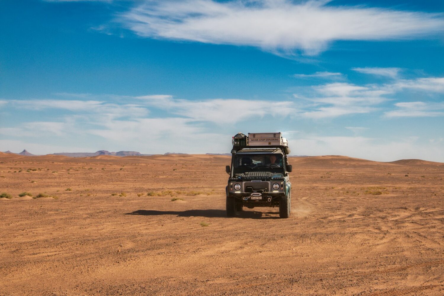 4×4 dans le désert près de Dakhla 4x4 dans le désert près de Dakhla