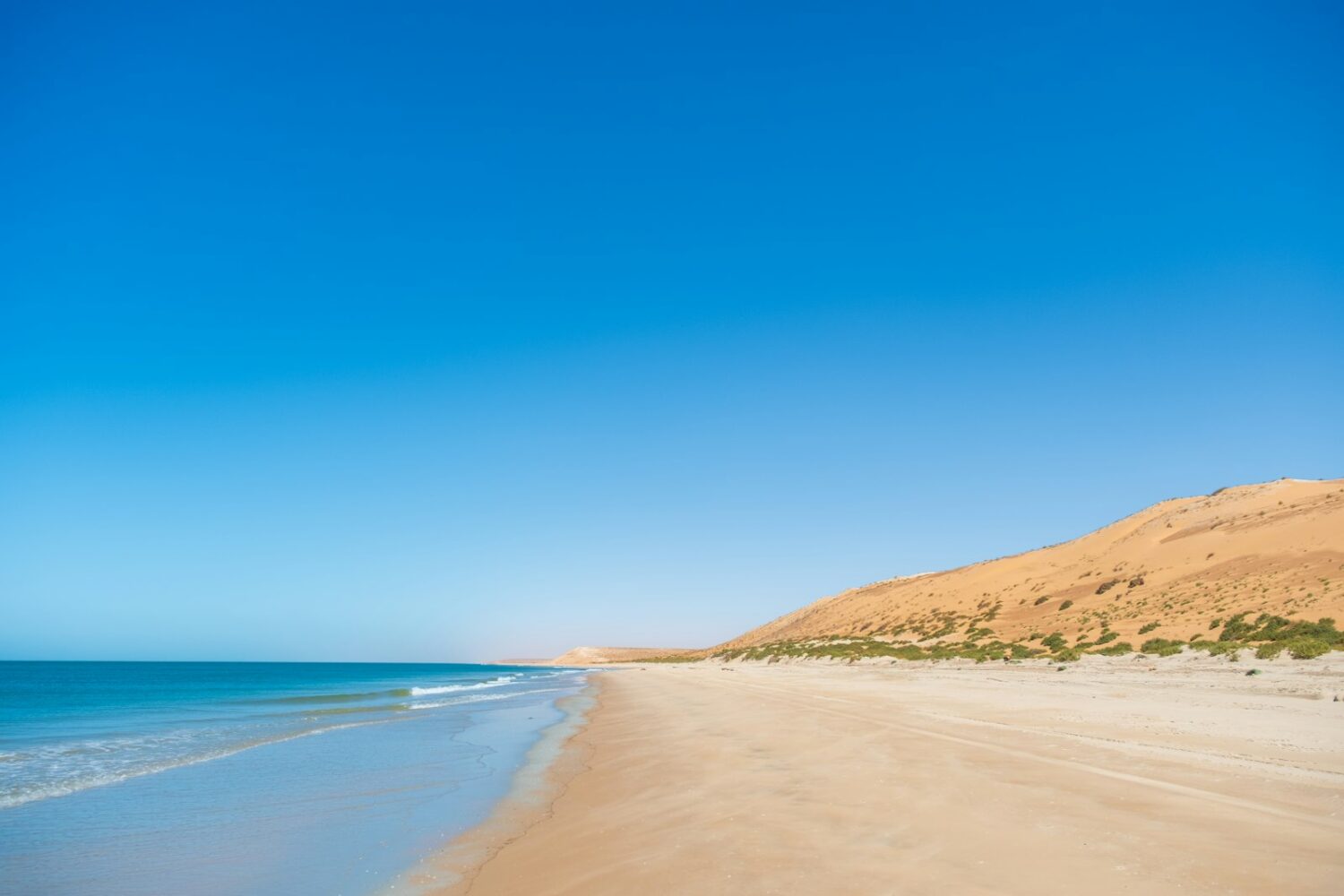 Plage désertique de la côte de Dakhla Plage désertique de la côte de Dakhla