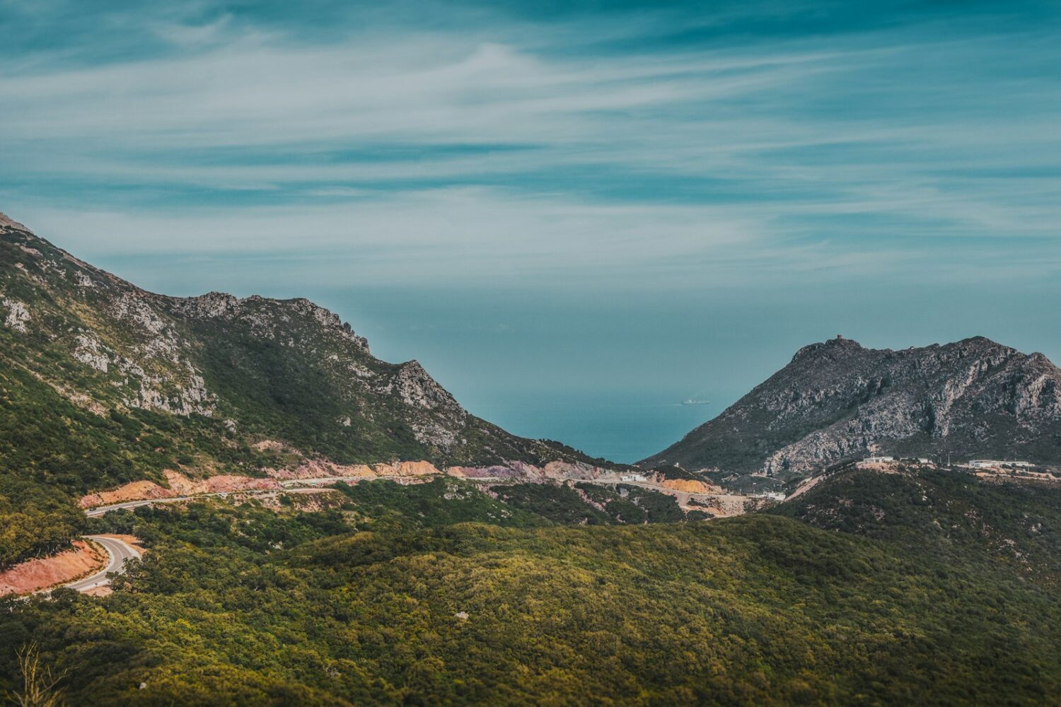 Route de montagne au Maroc