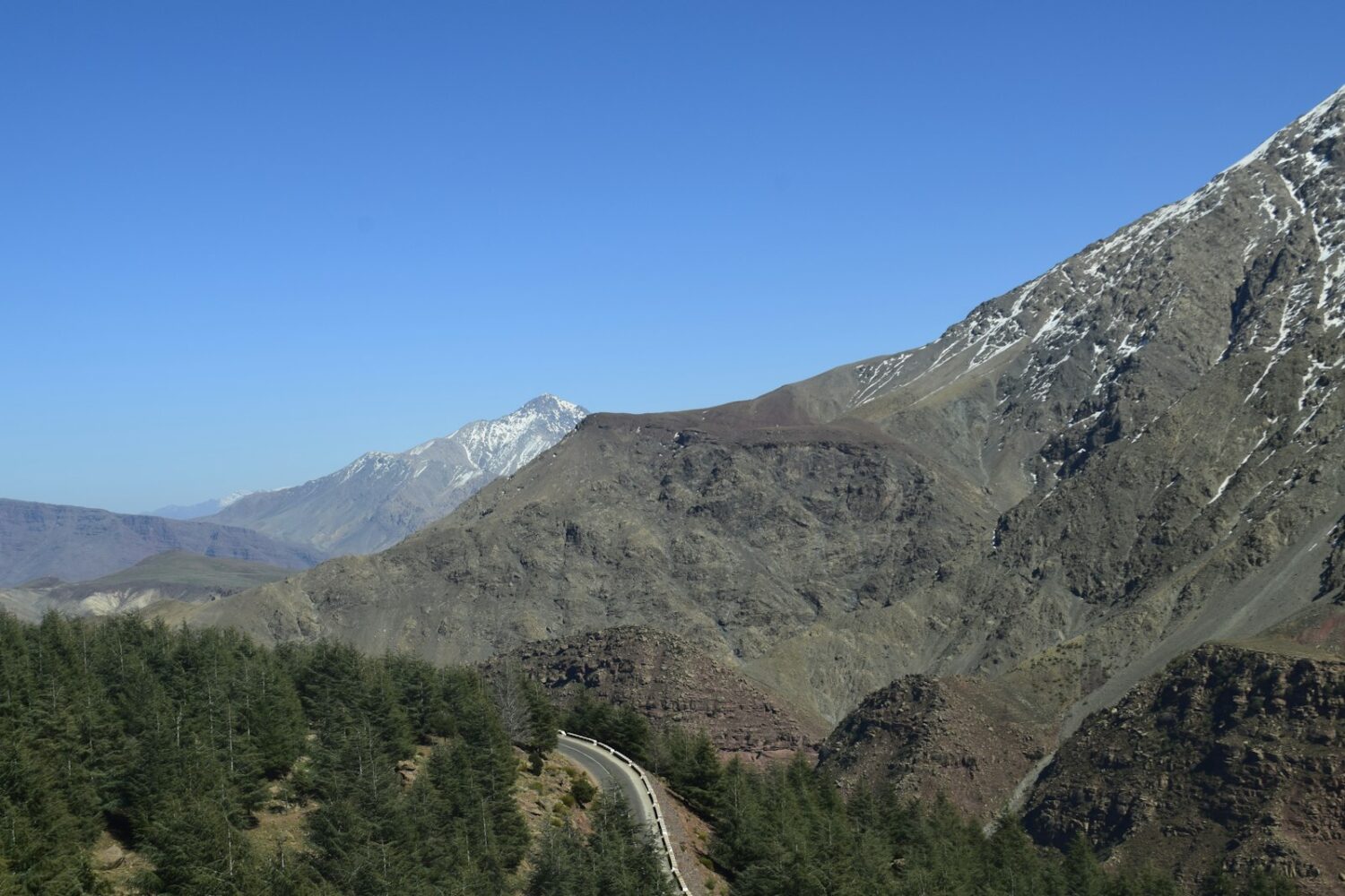Vallée de l’Ourika dans le Haut Atlas Vallée de l'Ourika dans le Haut Atlas