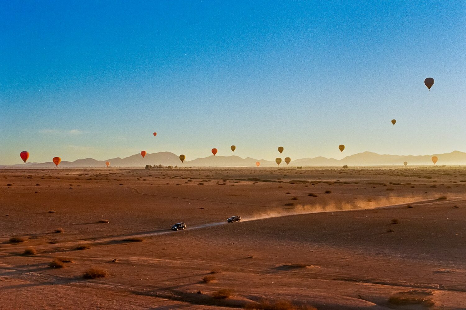 Montgolfières au-dessus du désert d’Agafay Montgolfières au-dessus du désert d'Agafay